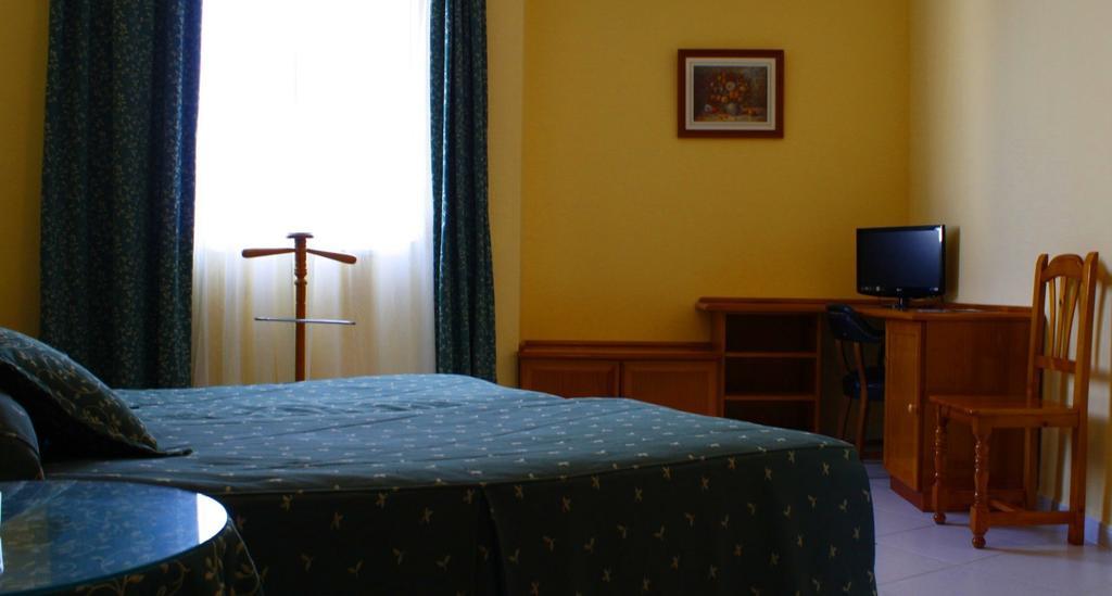 Hotel Villa Ducal Osuna Room photo